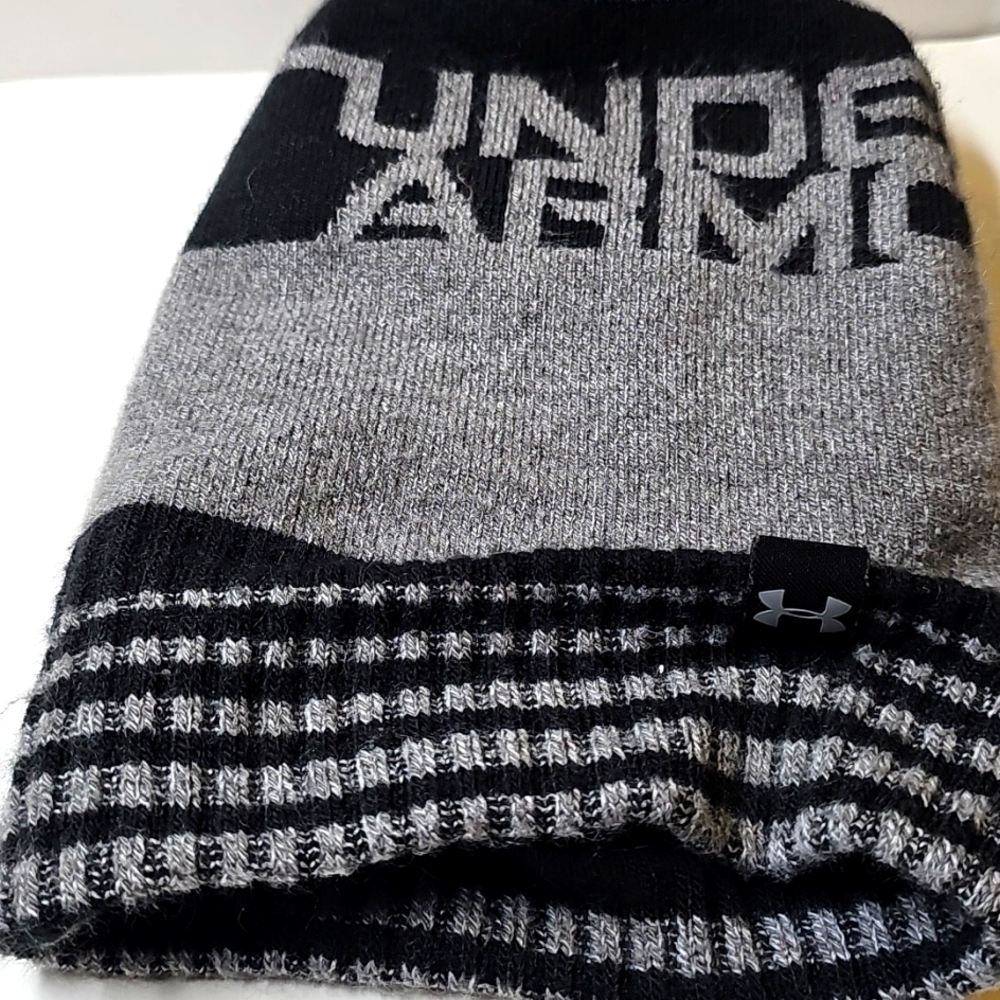 KIDS UNDERARMOUR HAT/BEENIE CAP